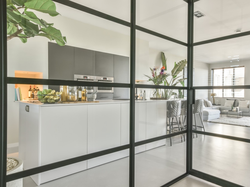 דלתות זכוכית